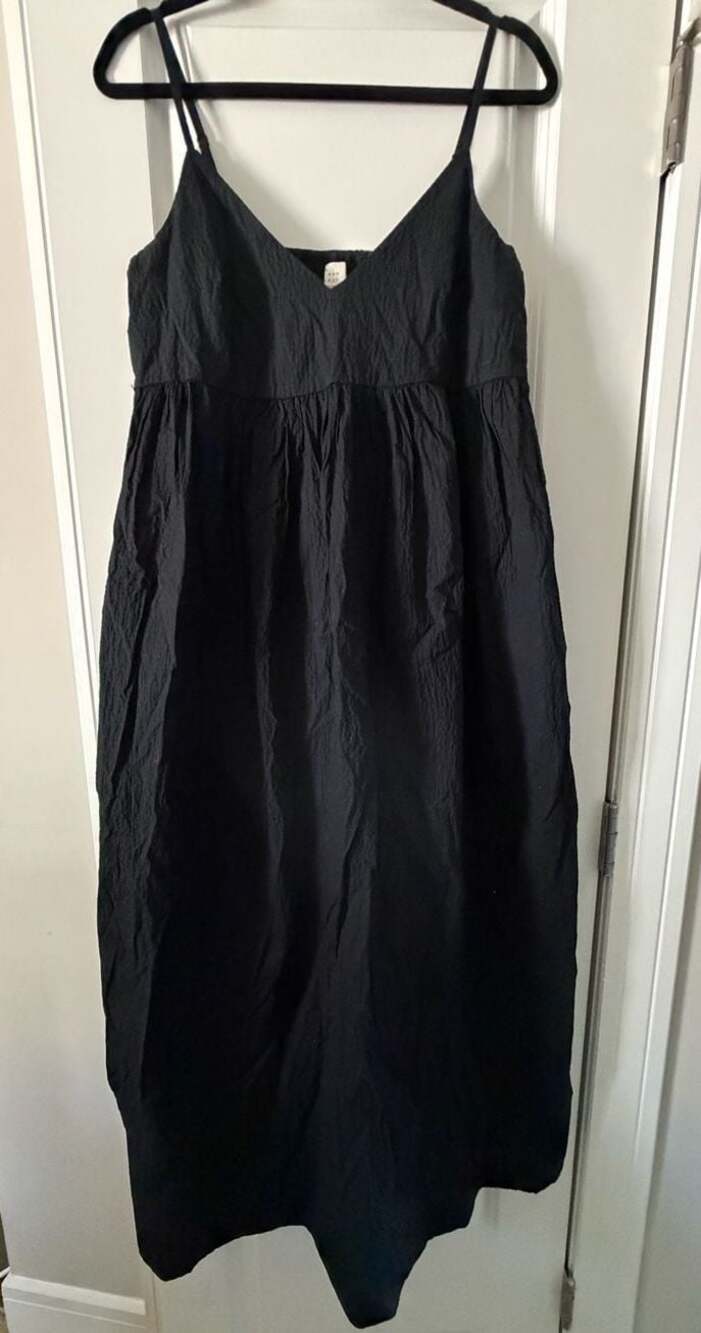 A New Day Black Seersucker Textured Smocked V-Neck Midi Dress with Pockets